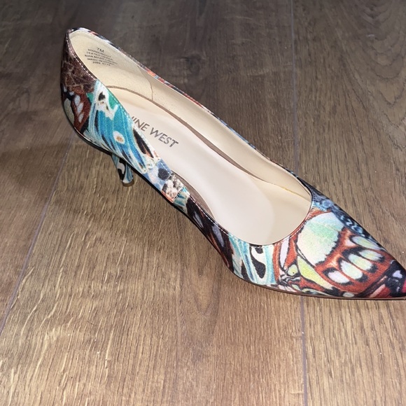 Nine West woman’s size 7 floral print heels. - Picture 4 of 9